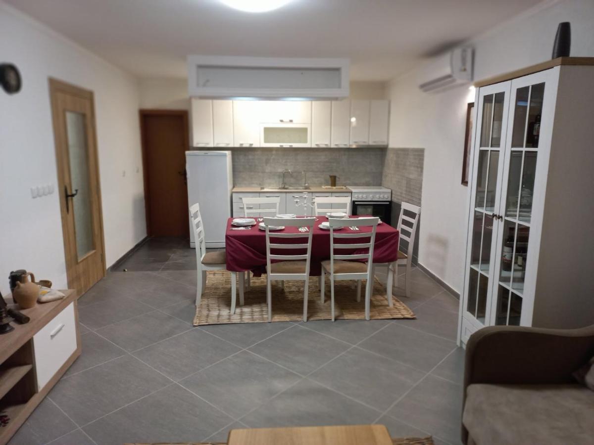 אולסינץ' Rustic Villas Barlovic מראה חיצוני תמונה