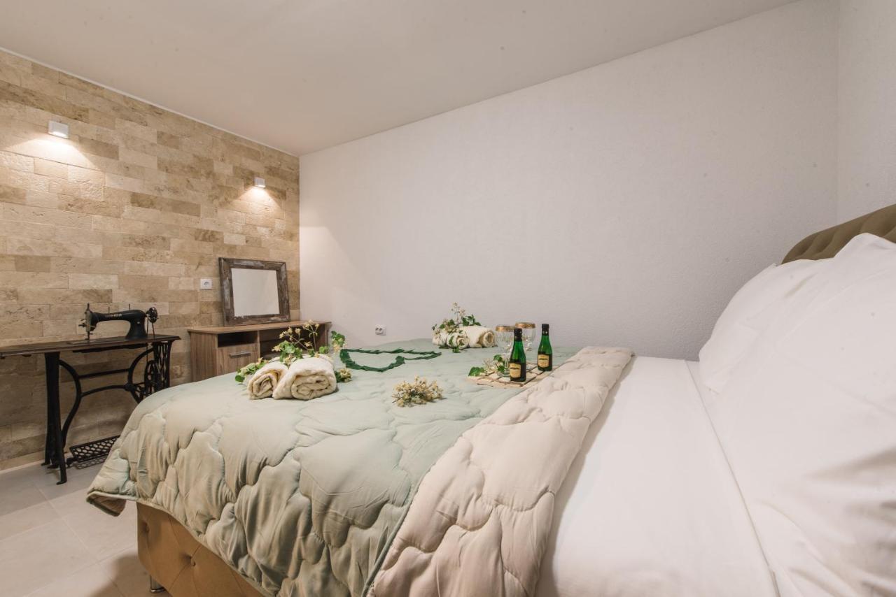 אולסינץ' Rustic Villas Barlovic מראה חיצוני תמונה