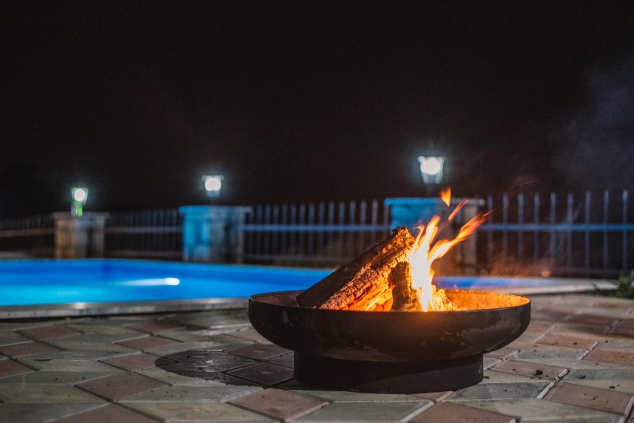 אולסינץ' Rustic Villas Barlovic מראה חיצוני תמונה