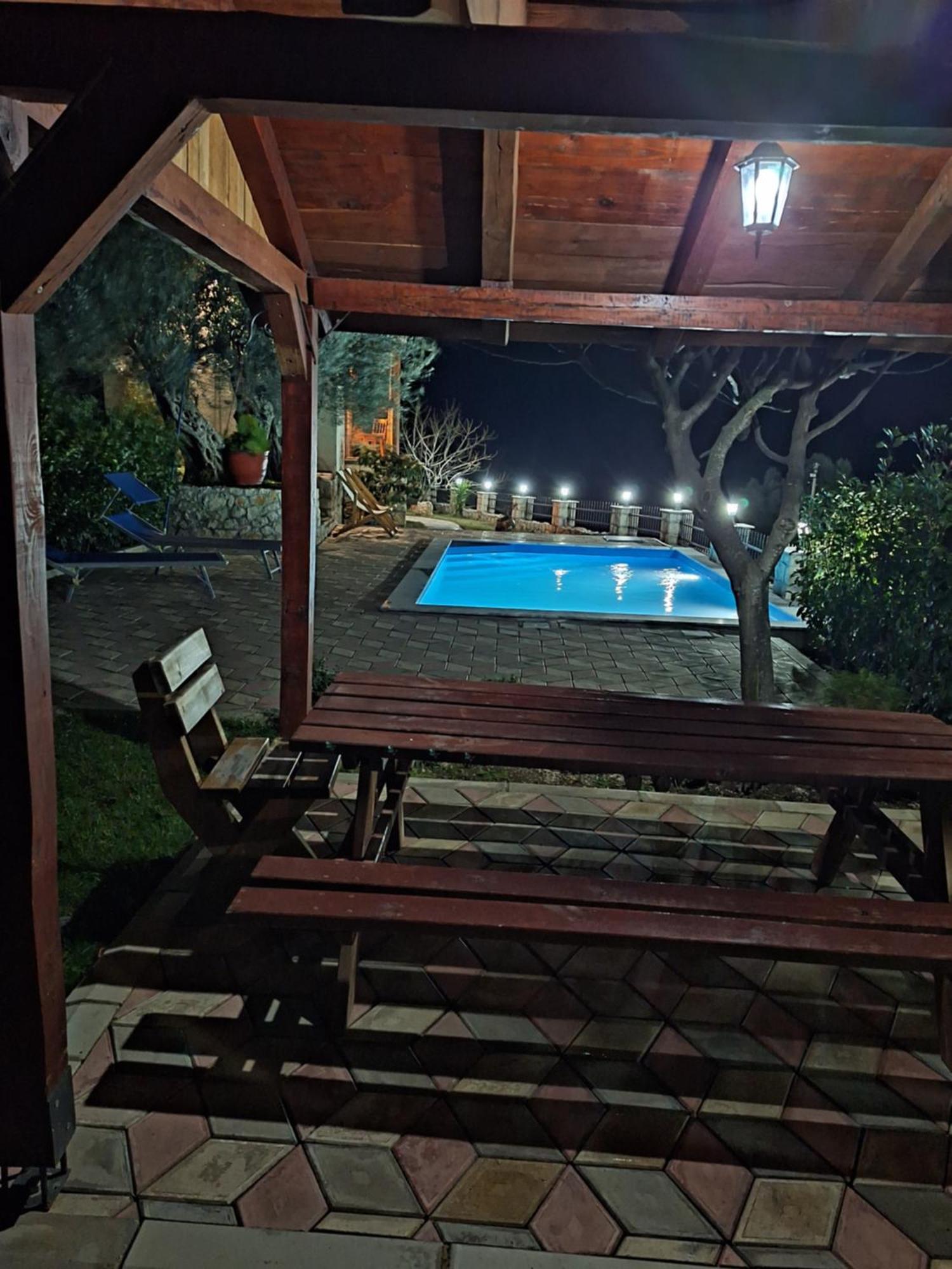 אולסינץ' Rustic Villas Barlovic מראה חיצוני תמונה